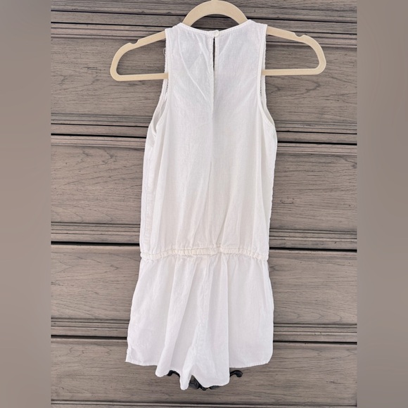 White Linen Sleeveless Romper EUC One Piece Shorts Crochet Tie Waist Old Navy S - Picture 10 of 13